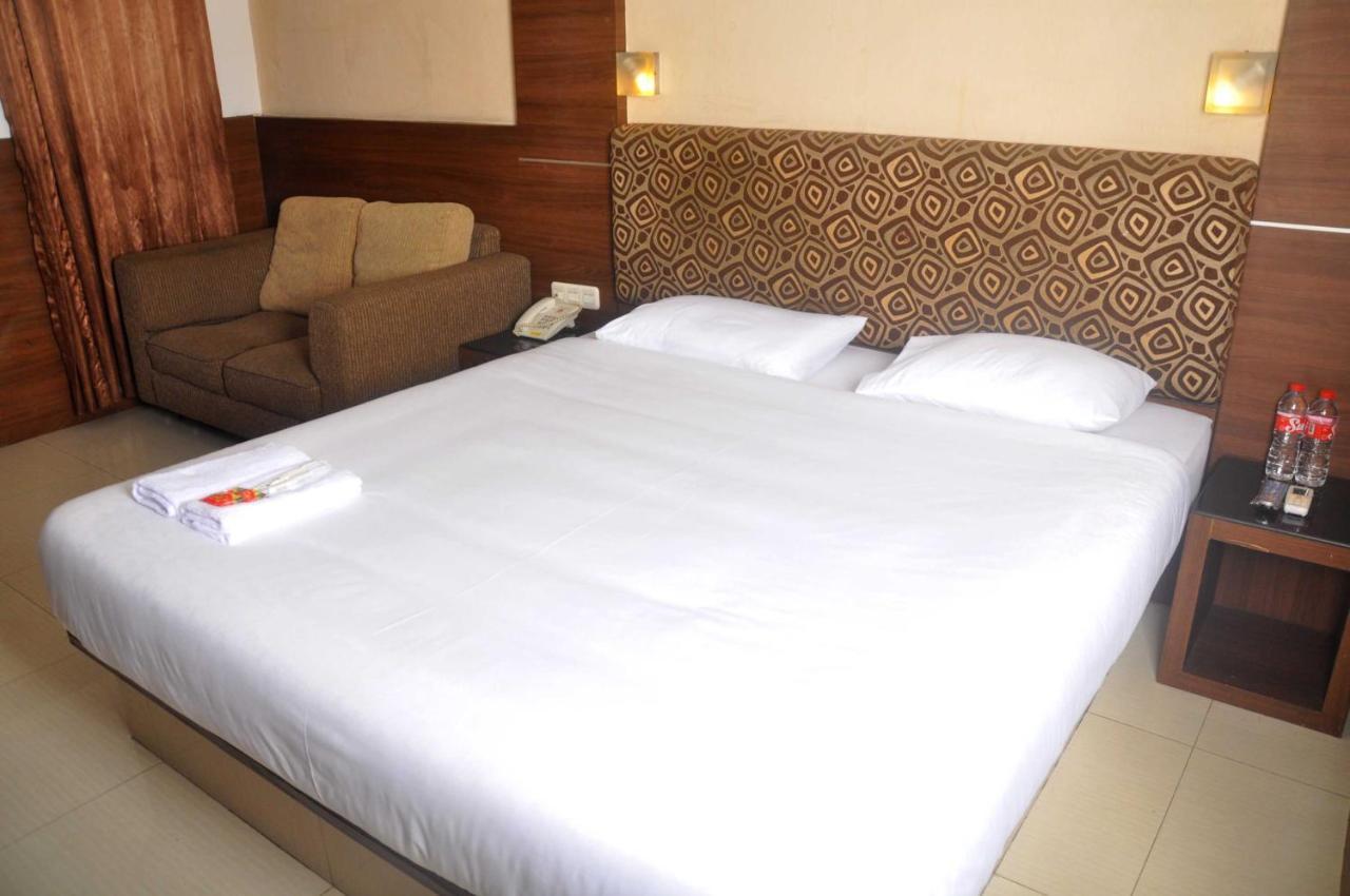 Ams Penthouse Hotel Jakarta Kültér fotó